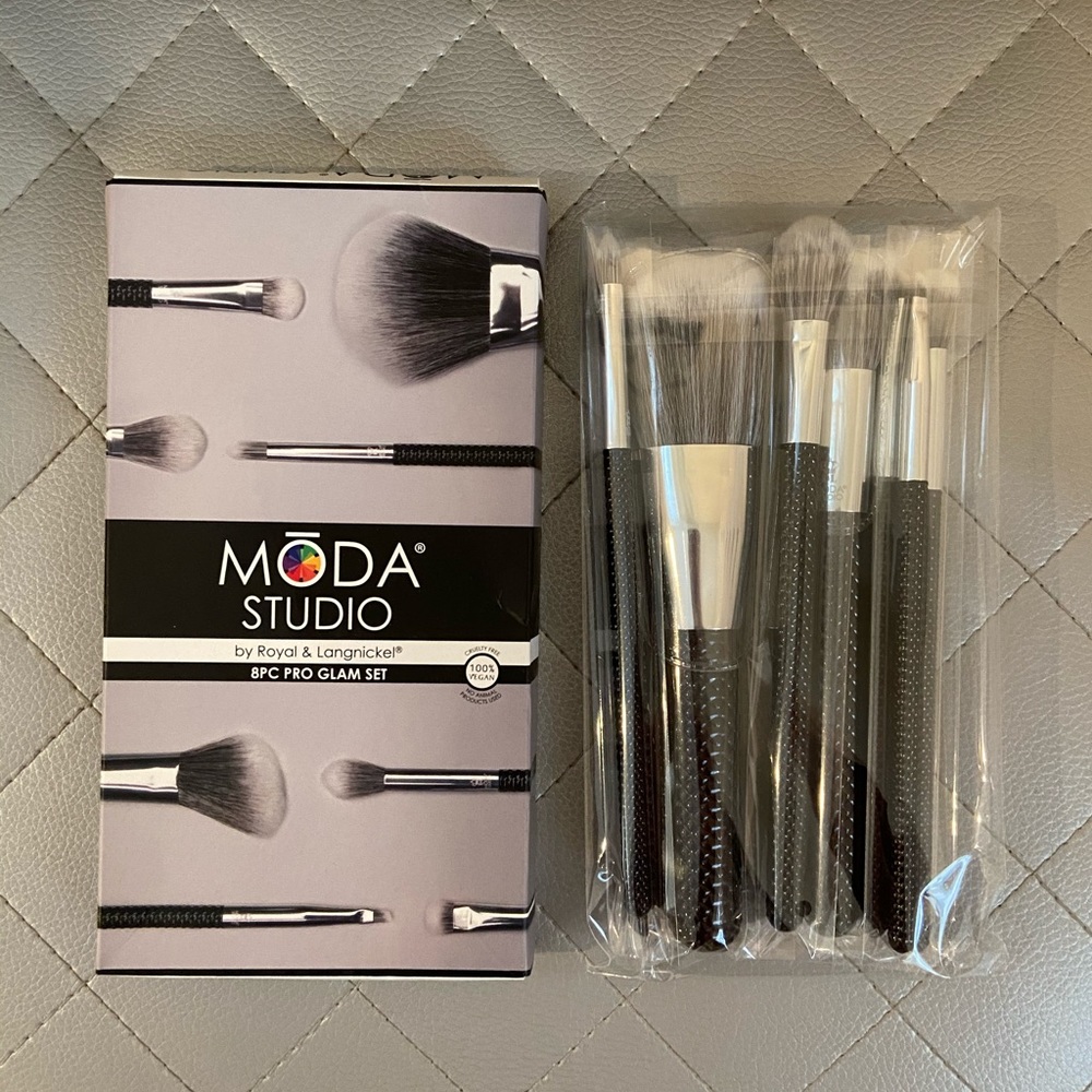 Moda Studio 8 pc Pro Glam Set